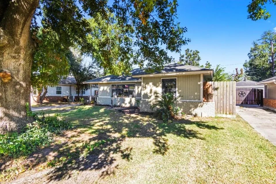 7735 Oak Vista Street, Houston