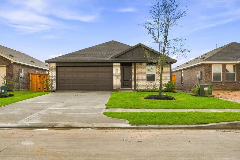 1427 Parks Edge Lane, Angleton