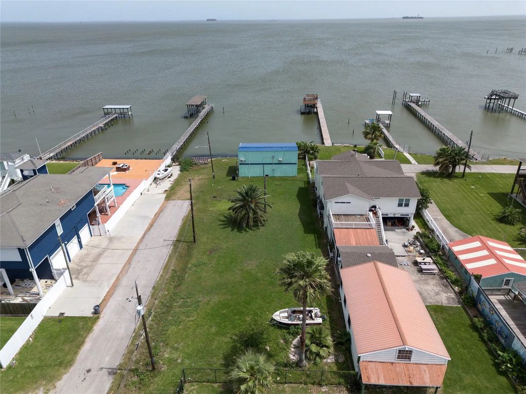 1917 Avenue A, San Leon