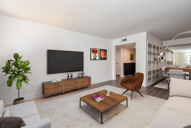 357 N Post Oak Lane 312, Houston