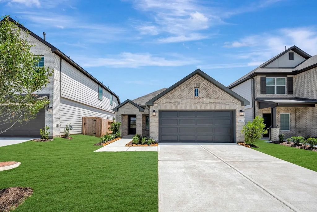 32519 Midsummer Drive, Fulshear