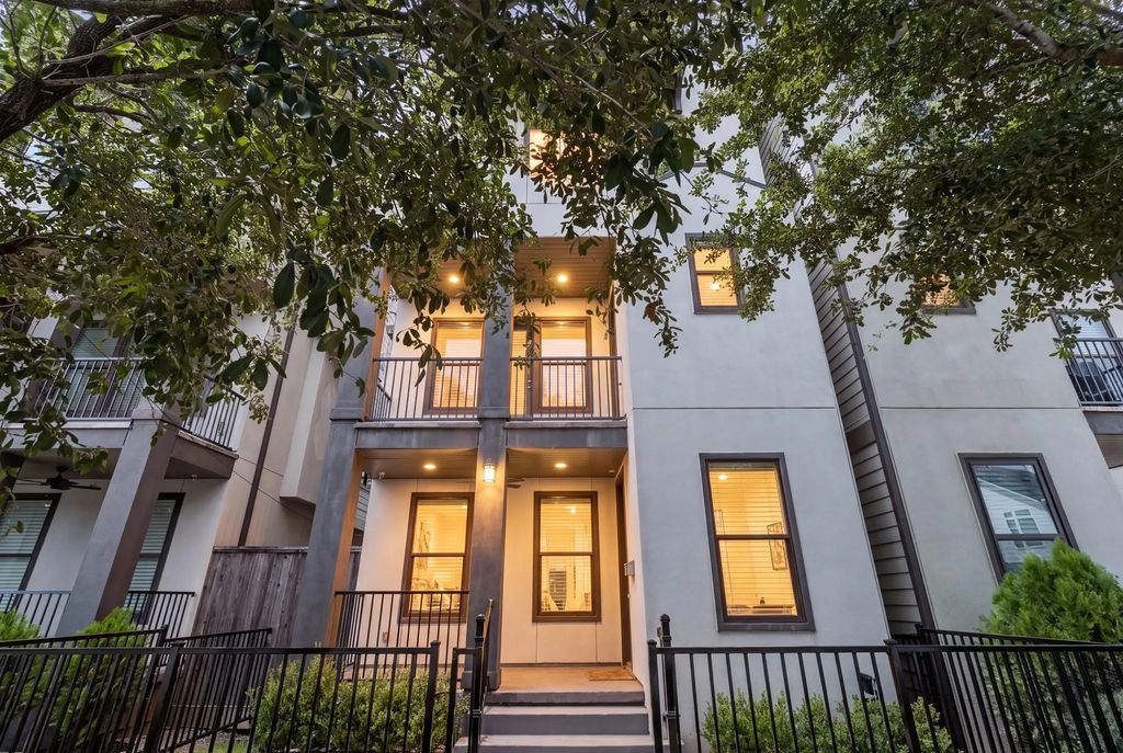 1104 W 22nd Street, Houston