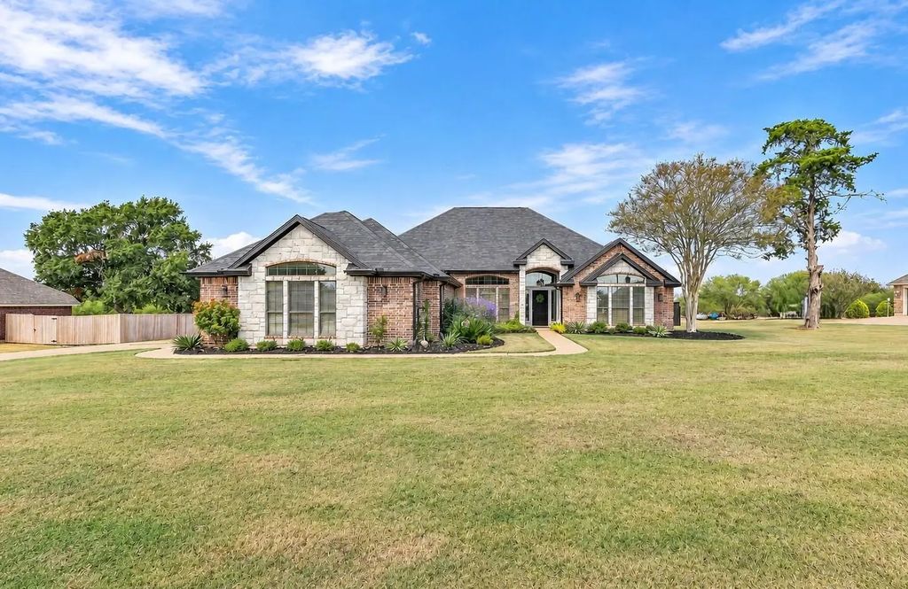4021 Austins Estates Drive, Bryan