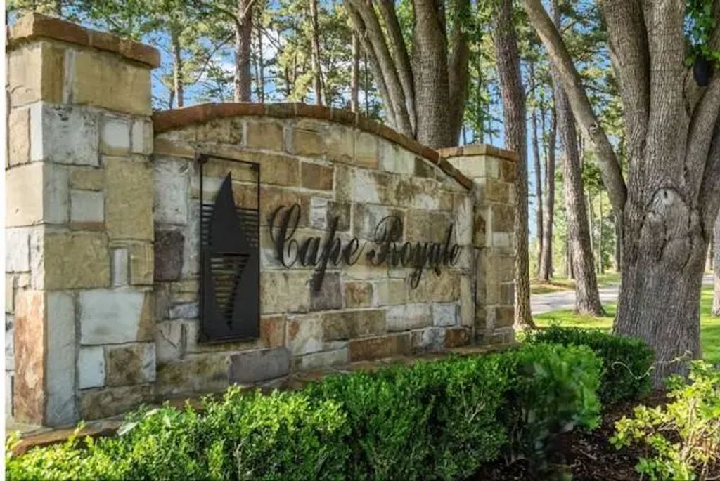 85 S Royale Greens Drive, Coldspring