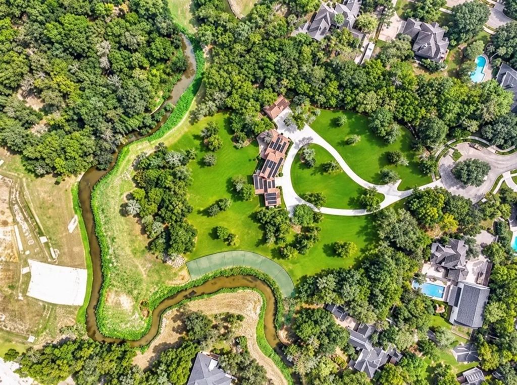 300 Courtlandt Place, Friendswood