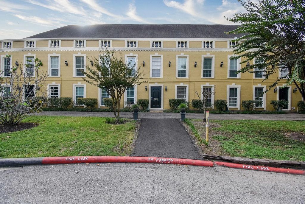 5200 Arboles Drive 2, Houston