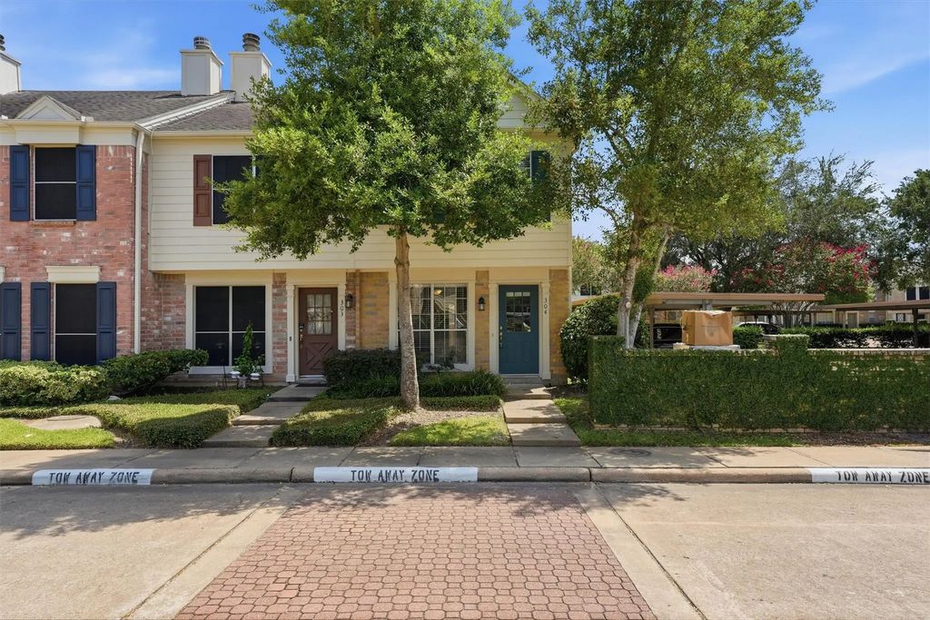 2808 Grants Lake Boulevard 304, Sugar Land