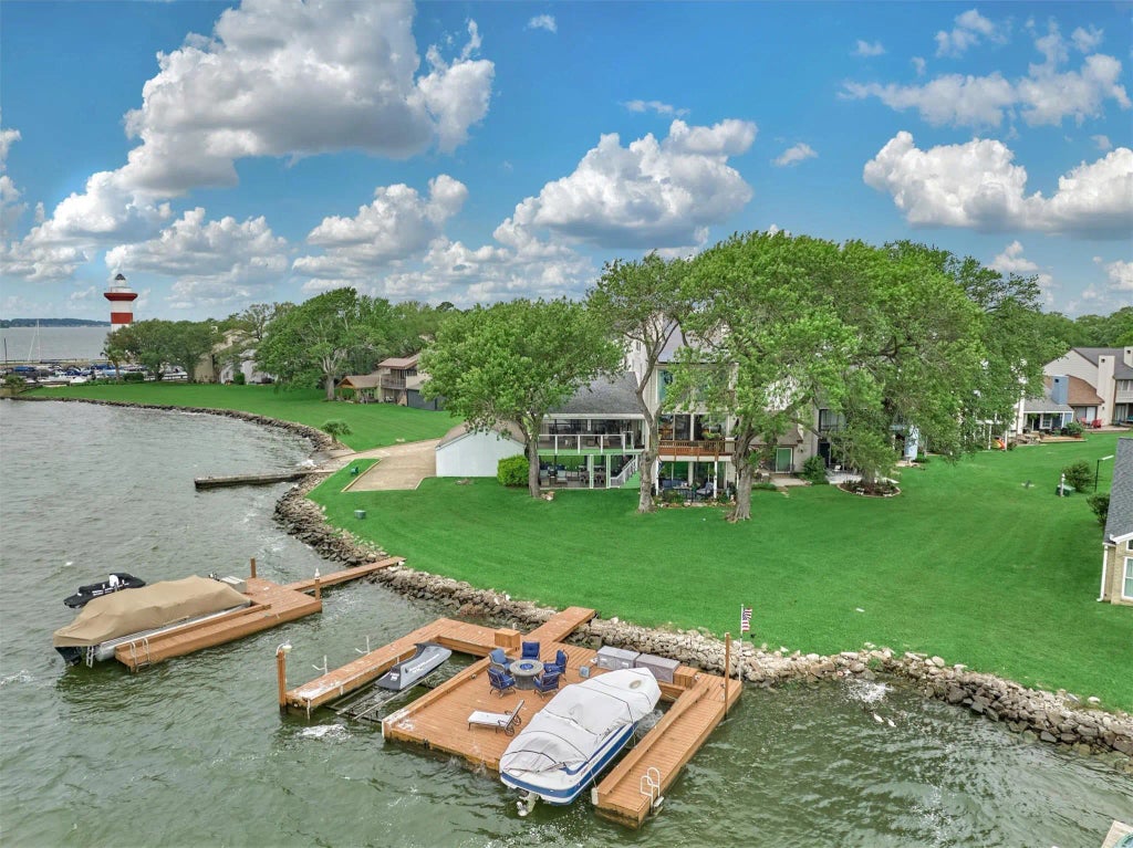 2012 Lakewood Court, Willis