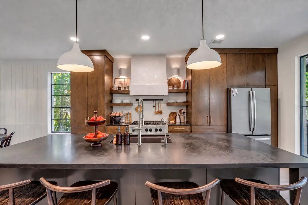 748 Forest Lane Drive, Conroe