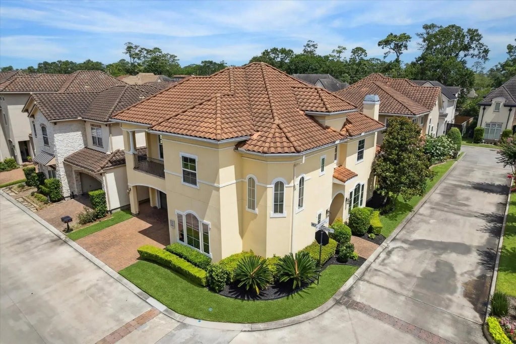 86 S Creekside Court, Houston