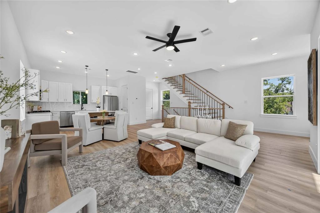 318 Walthall C, Houston