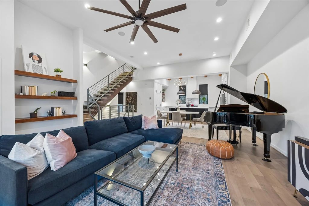 513 Memorial Heights Drive, Houston