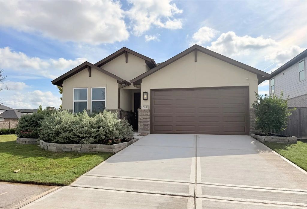 9618 Skyway Creek Drive, Cypress