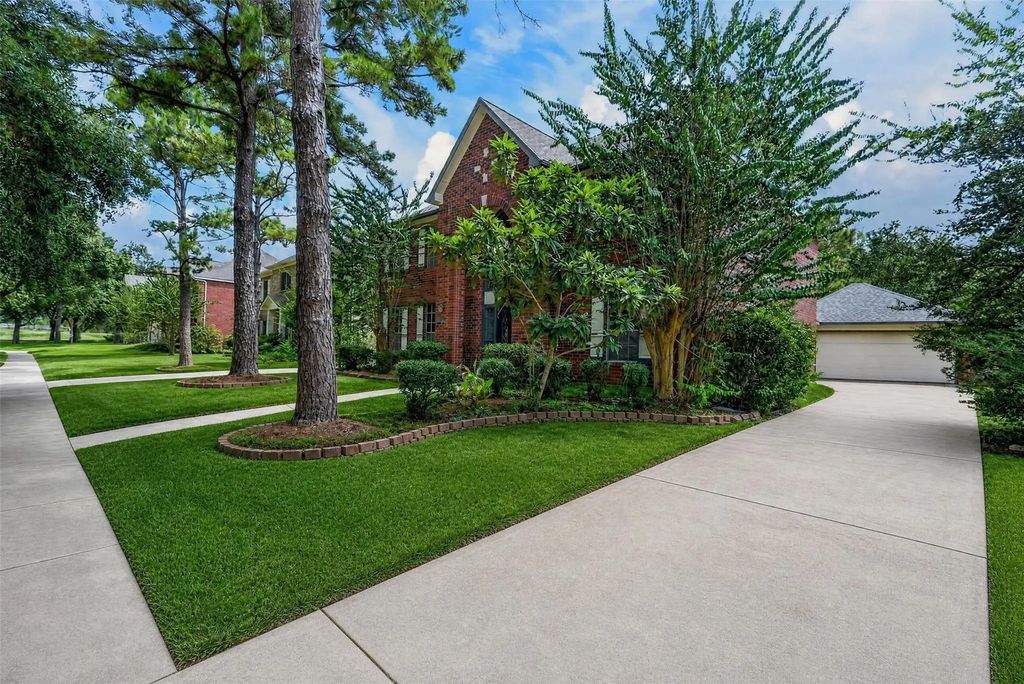 1306 N Gabriel River Circle, Sugar Land