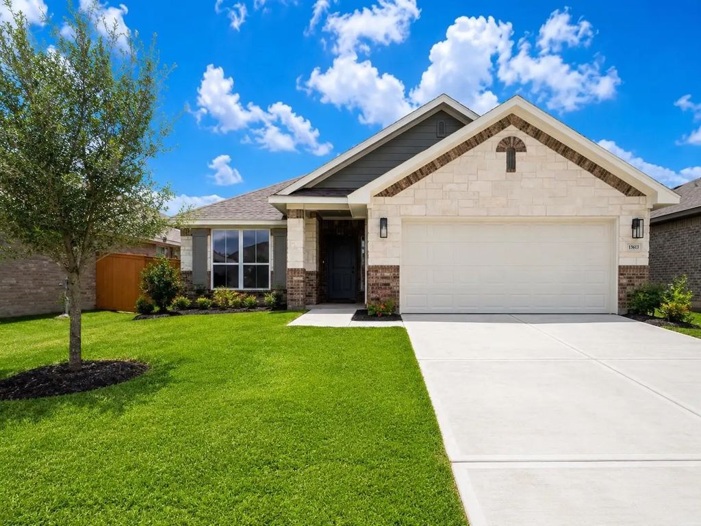 13914 Seneca Lake Drive, Texas City