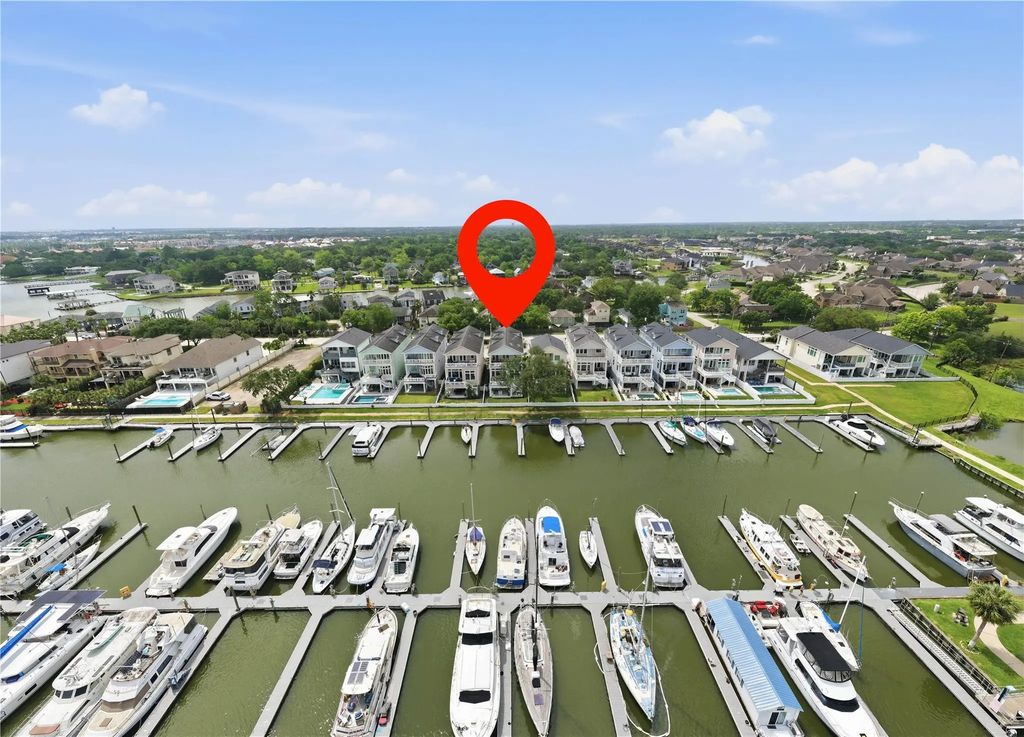 2174 Marina Way, Kemah