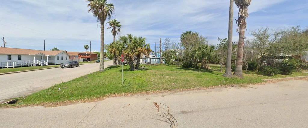 5528 Avenue P 1/2, Galveston