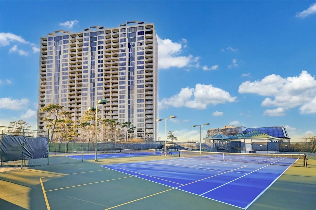 121 N Post Oak Lane 505, Houston