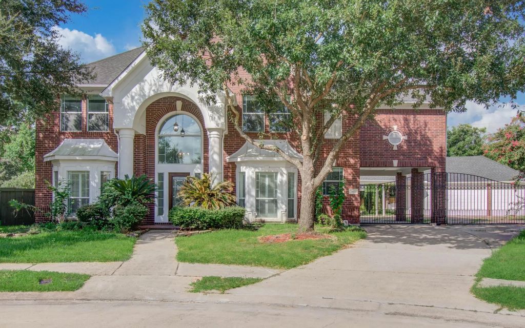 5803 Serrano Terrace Lane, Houston
