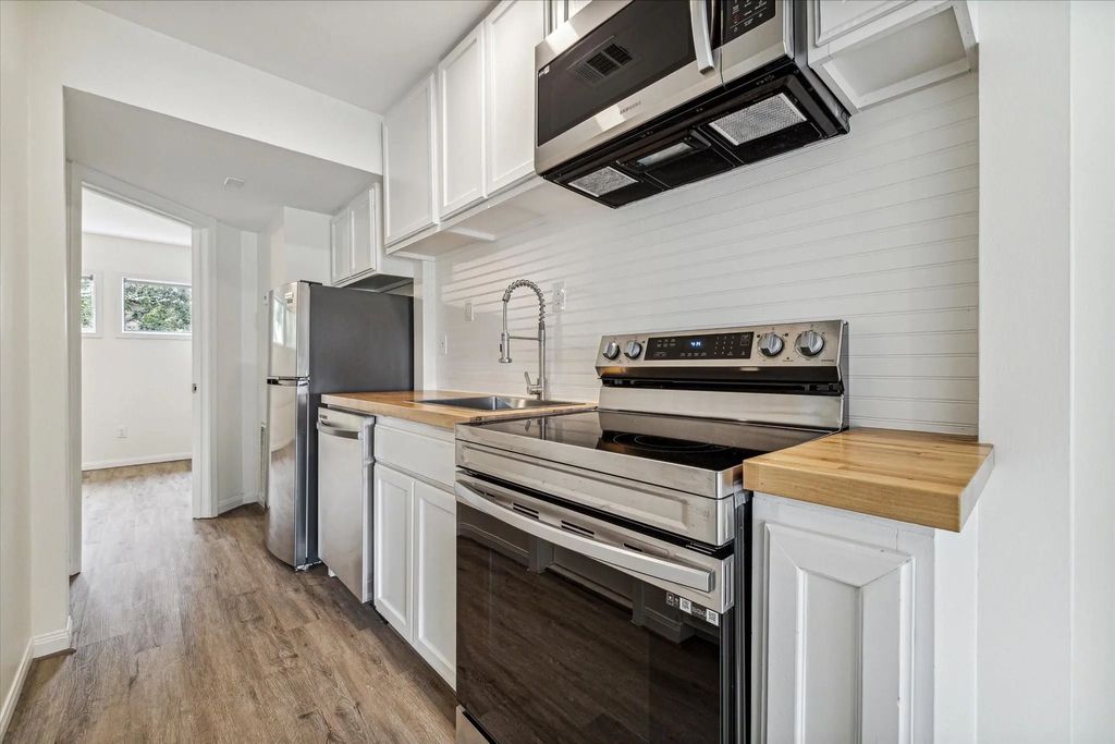 1011 W 10th Street 5, Houston