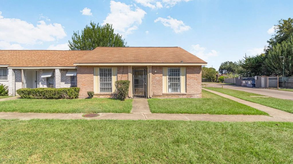 15221 Buckle Lane 5221, Houston