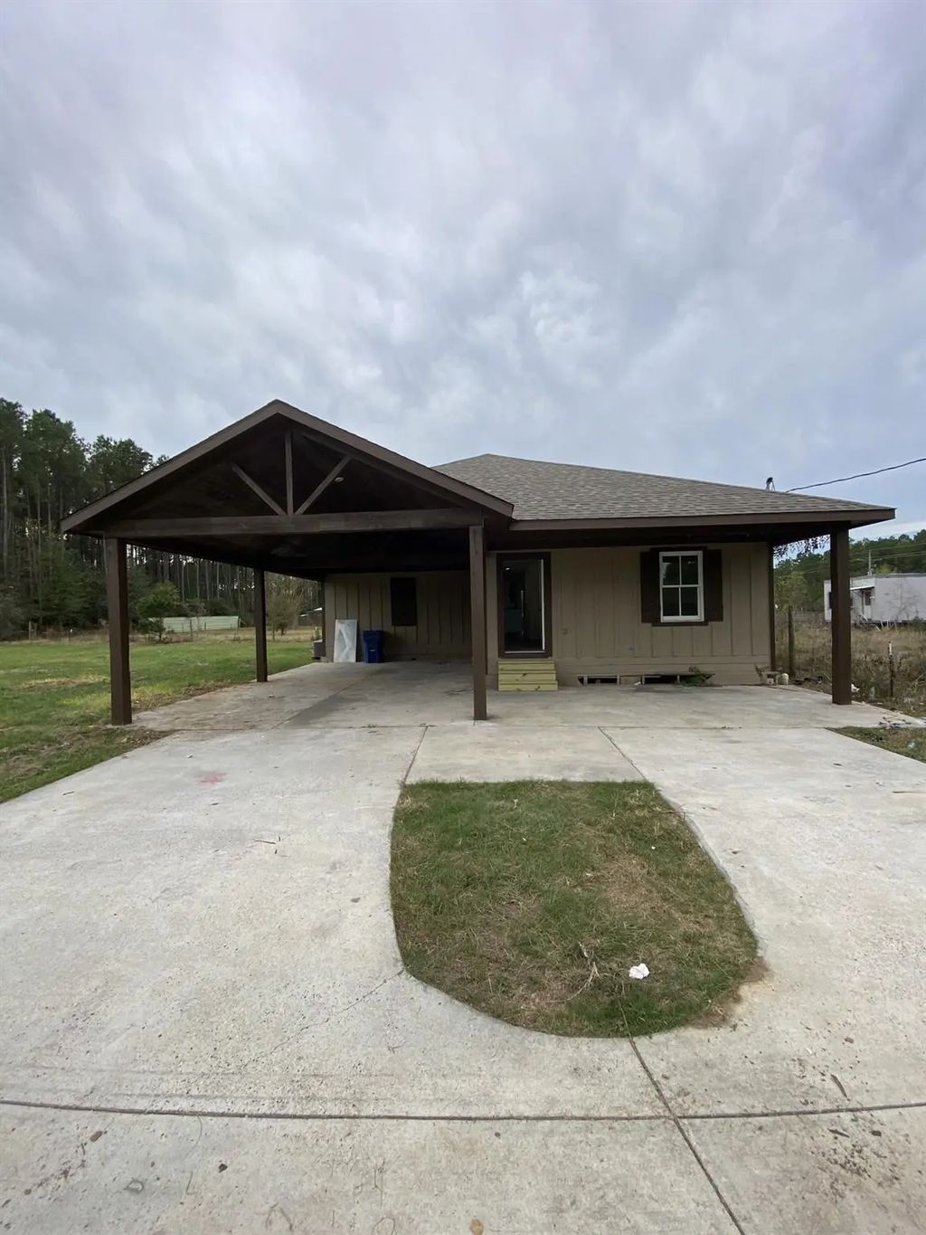 40 County Road 3577, Cleveland