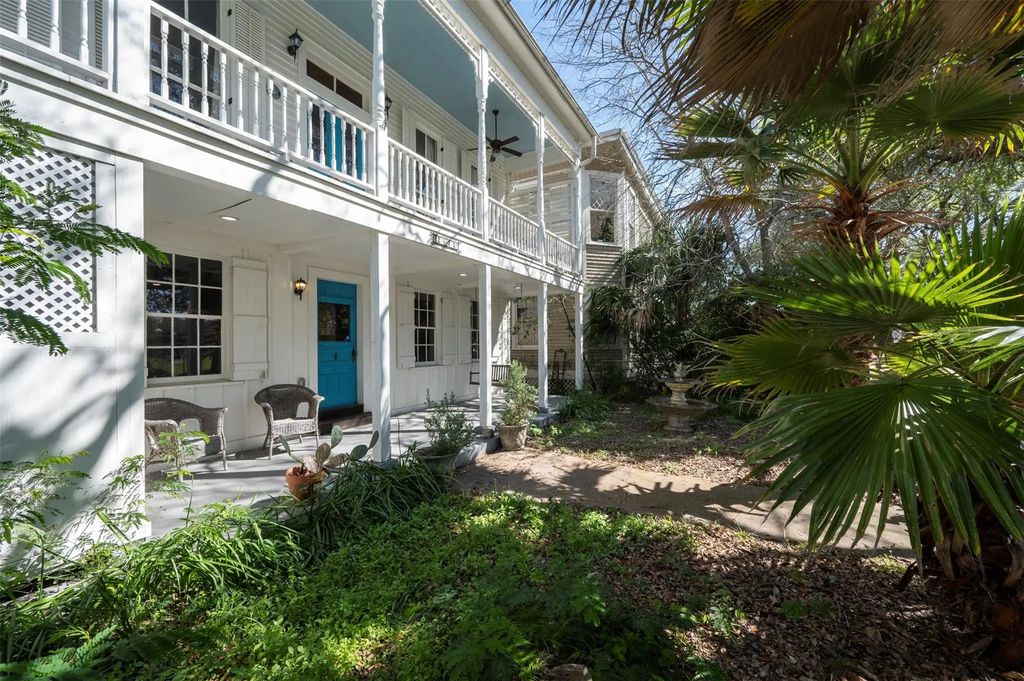 2622 Ursuline Street, Galveston