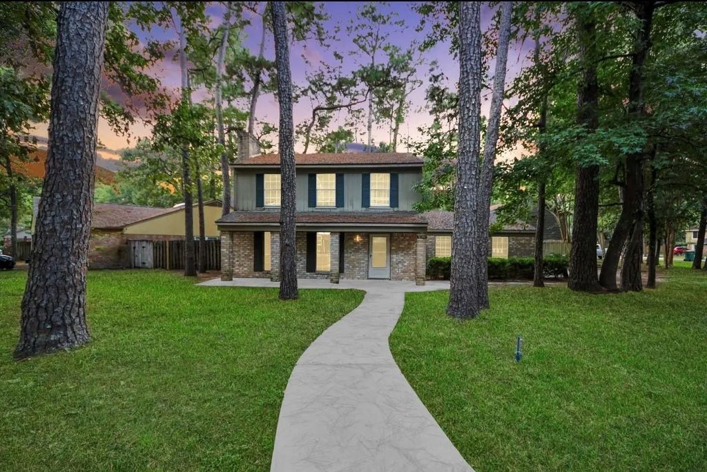 2015 E Lacey Oak Cir, The Woodlands