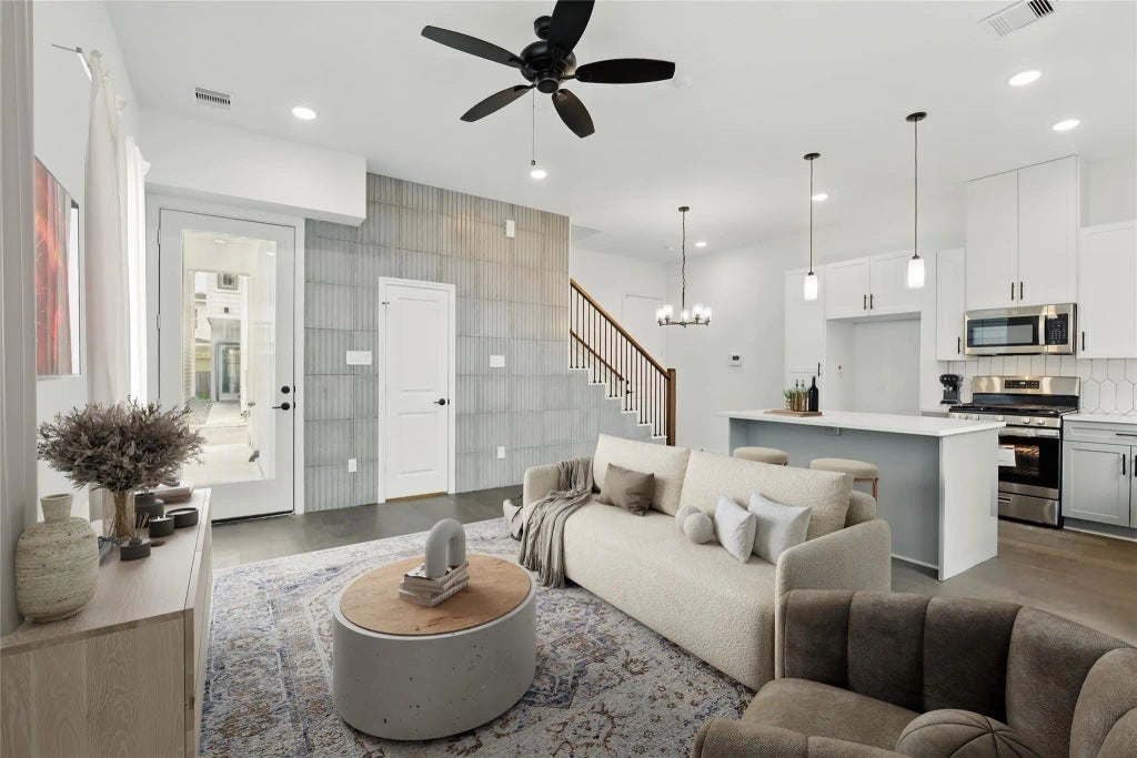 9902 Clark Road F, Houston