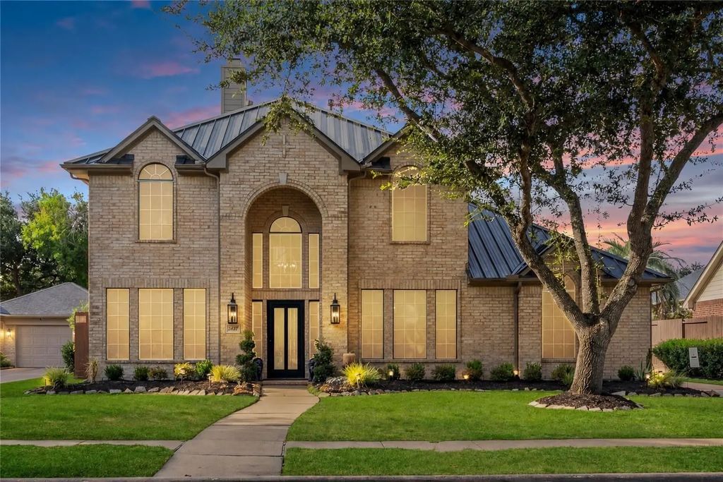 2437 La Rochelle Court, Seabrook