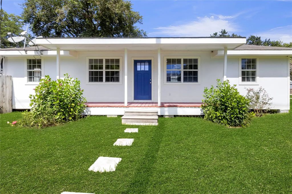 7220 Moore, Hitchcock