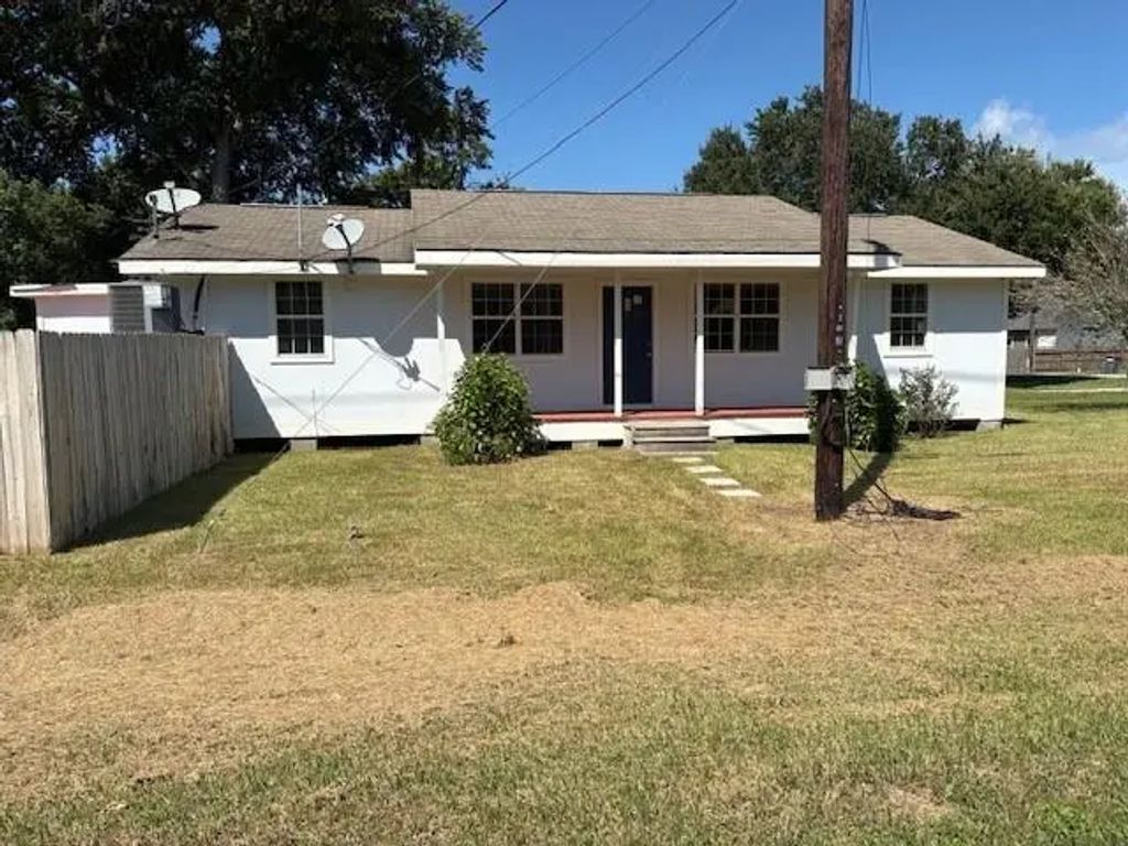 7220 Moore, Hitchcock