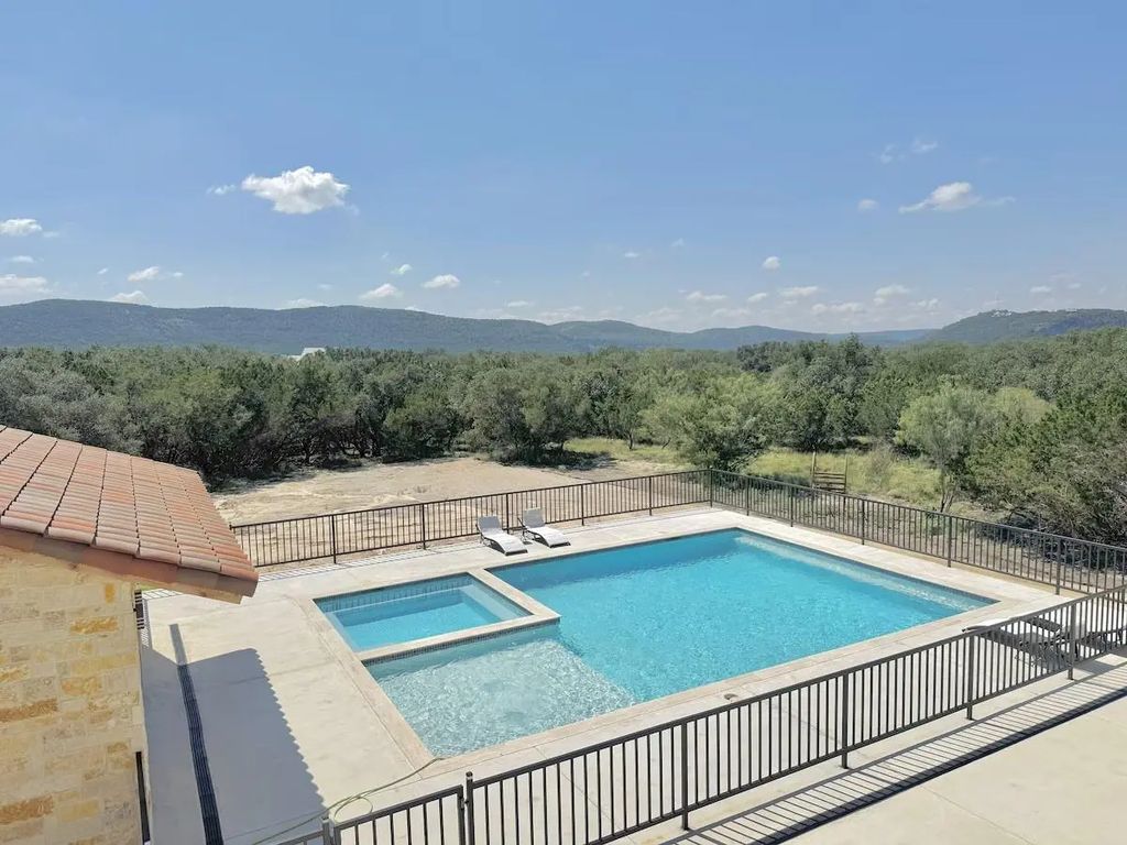 1747 Mountain Valley Drive, Concan