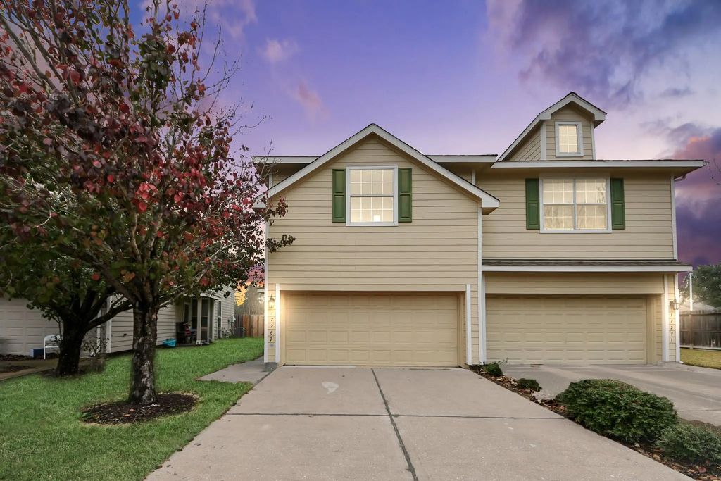 17267 Oakwood Chase Drive, Spring