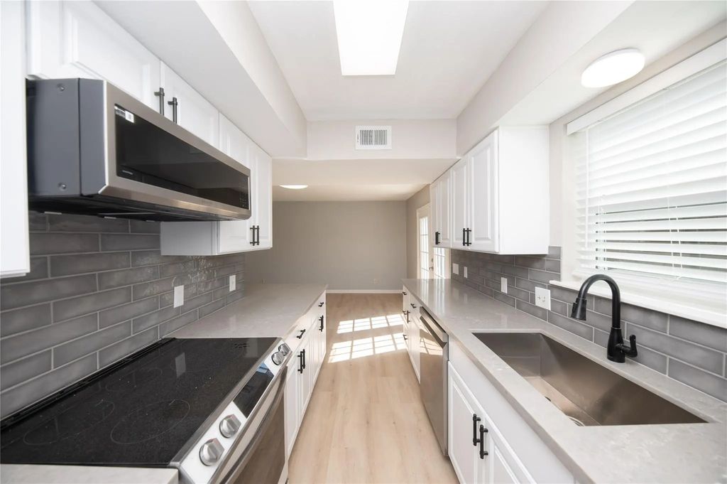 4220 Belle Park Drive, Houston