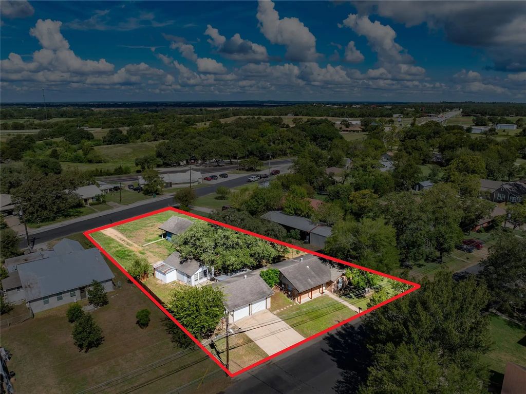 1070 Noth Franklin, La Grange