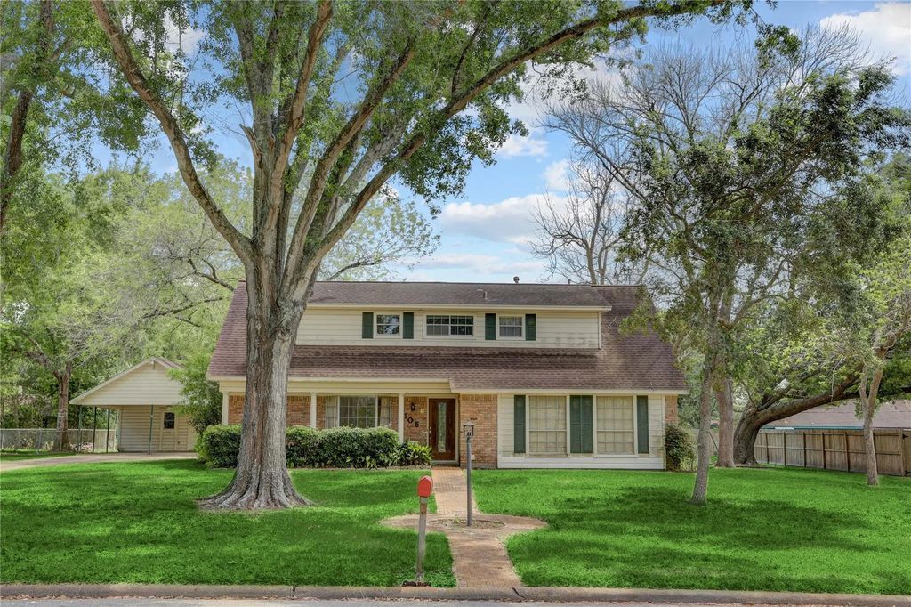 105 Ridgemont Drive, Alvin