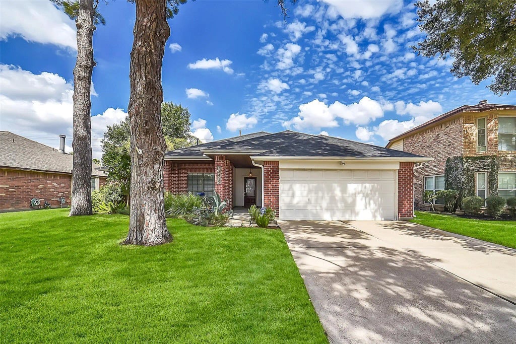 22422 Kenlake Drive, Katy