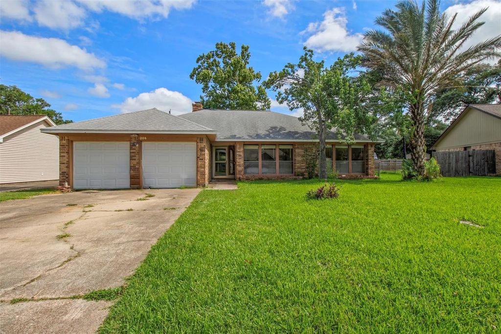 206 Stanford Street, Lake Jackson