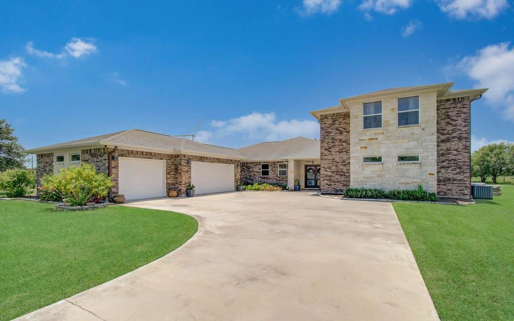 153 County Road 397, Bay City