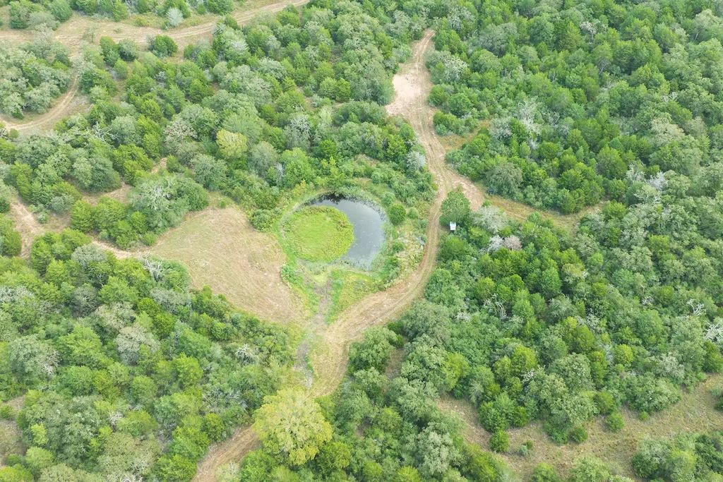 1588 Deer Hollow Road, Weimar