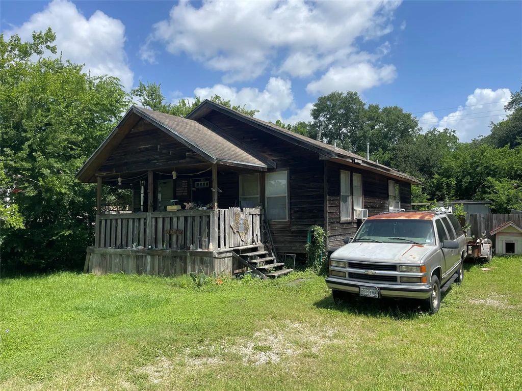 408 Bay Oaks Drive, La Porte
