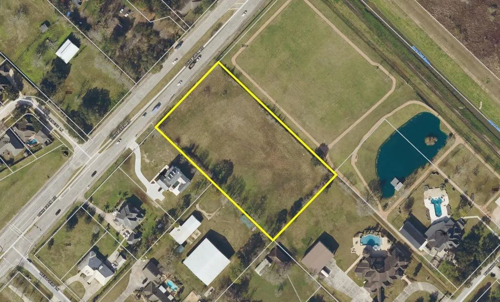 3521 Dixie Farm Road, Pearland