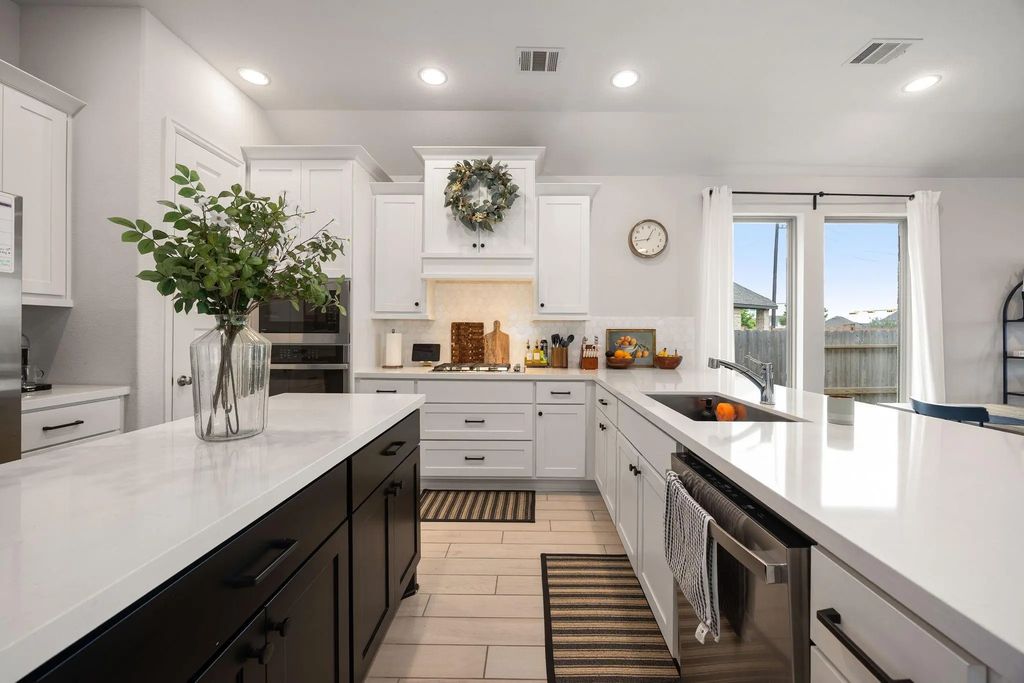 8711 Harbor Pines Drive, Cypress