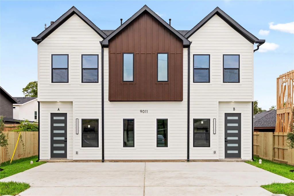 9011 Surry Street, Houston