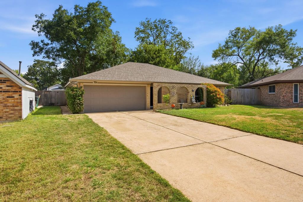 9218 Landwood Drive, Houston