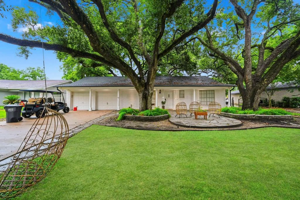 15810 Acapulco Drive, Jersey Village