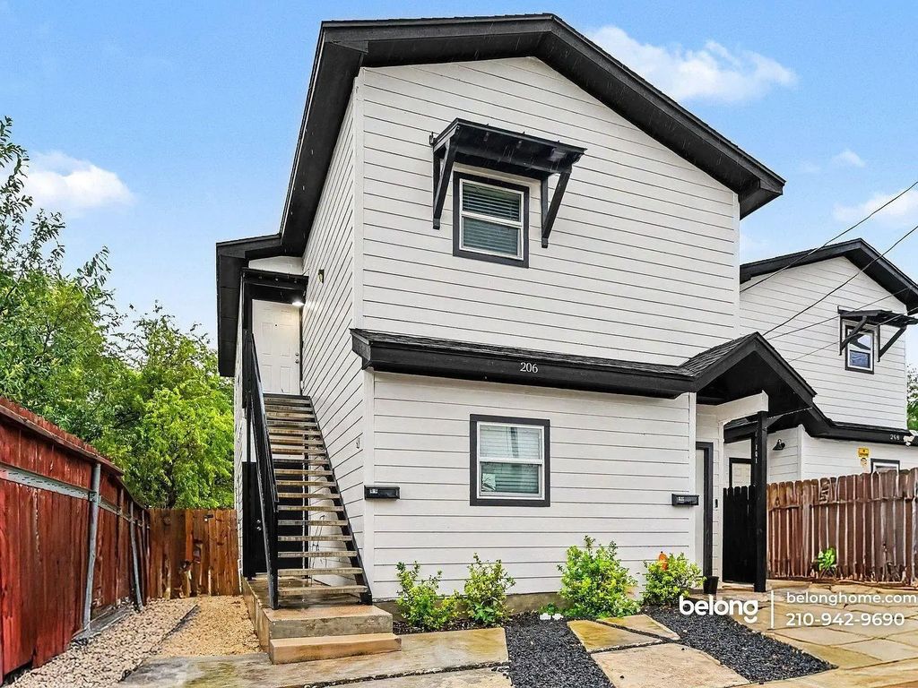 206 Roberts St 201, San Antonio