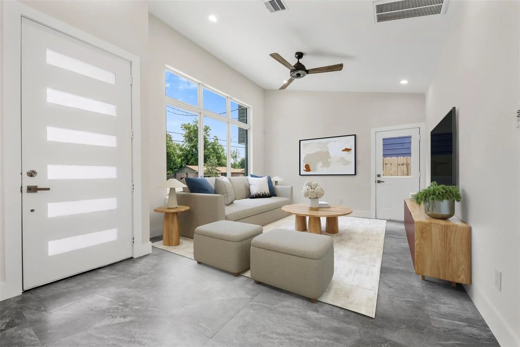 1277 Dewalt Street, Houston