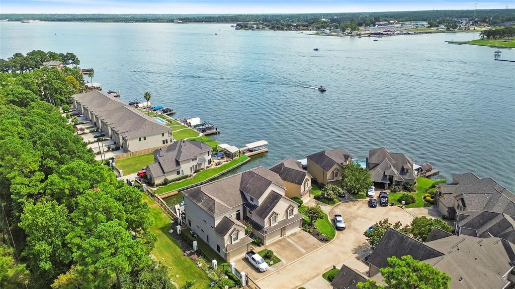 350 Old Aqua Landing E, Conroe